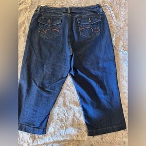 Lee Natural Fit Denim Capris Sz 16